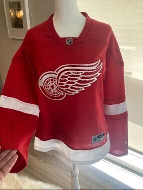 Women’s Medium Official Reebok Red and White Detroit Red Wings Hockey Jersey NHL